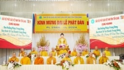 Tiền Giang: Đoàn Ban Hoằng pháp và Ban Kinh tế Tài chính Trung ương GHPGVN thăm chư hành giả An cư mùa hạ năm 2024