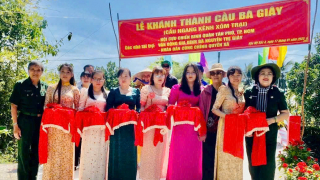 H.Cái Bè: Chùa Kim Thiền trao tặng cầu nông thôn và nhà Đại đoàn kết nhân dịp Xuân Ất Tỵ 