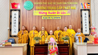 Tiền Giang: Ban Giáo dục Phật giáo đảnh lễ Chúc Tết đến chư Tôn đức Giáo phẩm