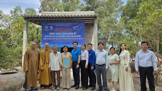 Tiền Giang: Ban Giám hiệu Trường TCPH bàn giao nhà Nhân Ái chào mừng Đại lễ Vesak 2025