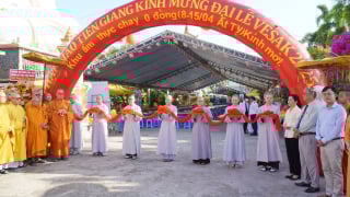 Tiền Giang: Văn nghệ chào mừng và Khai mạc khu Ẩm thực Chay 0 đồng phục vụ trong Tuần lễ Phật đản PL.2569