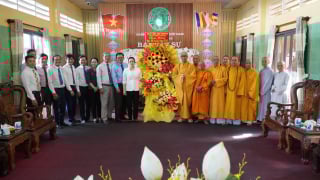 Tiền Giang: Lãnh đạo Tỉnh ủy, HĐND, UBND, UB MTTQVN chúc mừng Phật đản PL.2569