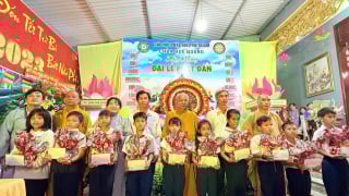 H.Chợ Gạo: Chùa Huệ Quang trang nghiêm tổ chức Đại lễ Phật đản PL.2569 và trao quà đến hộ gia đình khó khăn