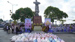 Tiền Giang [Video]: Gần 6 tấn cá được phóng sanh nhân dịp Đại lễ Phật Đản PL.2569 – Vesak 2025