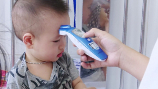 Cảnh báo dịch tay chân miệng đỉnh điểm, ca nặng biến chứng lên não