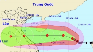 Tin bão mới nhất: Bão số 8 tăng cường độ mạnh, tiến gần quần đảo Trường Sa