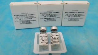 Vaccine Covid-19 đang thử nghiệm làm tăng rủi ro nhiễm HIV ở đàn ông?