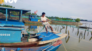 Nam Trung Bộ khẩn trương sơ tán dân, neo thuyền để ứng phó với bão số 9