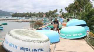 Phú Yên cho học sinh nghỉ học, sơ tán dân vùng xung yếu