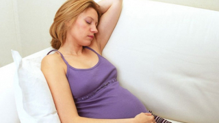 Bà bầu bị quai bị có nguy hiểm không?