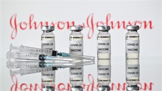 Mỹ khuyến nghị sử dụng vaccine Johnson&Johnson cho người 18 tuổi trở lên