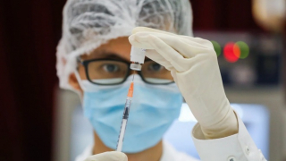Hong Kong tiến hành điều tra cái chết của một người sau khi được tiêm vaccine của Trung Quốc