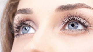Mất bao lâu để lông mi mọc lại?
