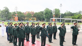 Đoàn đại biểu Quân ủy Trung ương, Bộ Quốc phòng viếng Chủ tịch Hồ Chí Minh và tưởng niệm các anh hùng liệt sĩ