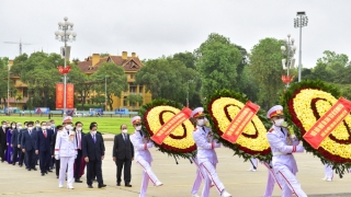 Lãnh đạo Đảng, Nhà nước vào Lăng viếng Chủ tịch Hồ Chí Minh