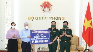 Bộ Quốc phòng tiếp nhận nguồn lực hỗ trợ phòng chống dịch