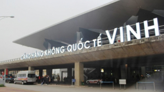 Nghệ An: Cách ly 77 người đi cùng chuyến bay với cặp vợ chồng mắc COVID-19
