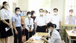 Chủ tịch UBND TP. Hà Nội chỉ đạo giữ vững thành quả chống dịch, đảm bảo an toàn kỳ thi tốt nghiệp THPT