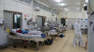 Bệnh viện điều trị COVID-19 không được từ chối nhận bệnh khi còn giường trống