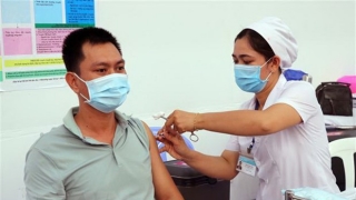 Việt Nam đã tiêm hơn 4 triệu liều vaccine COVID-19