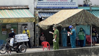 TP.HCM: Phát hiện 8 ca nhiễm khi test nhanh người đi đường