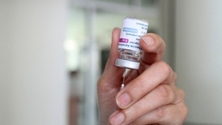 Đẩy nhanh tiến độ tiêm phòng COVID-19 đồng thời quản lý chặt vỏ lọ vaccine tránh làm giả