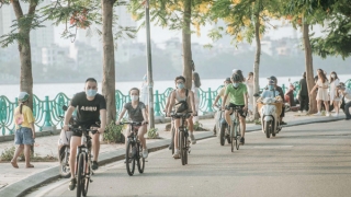 Hà Nội: Truy vết người tập thể dục, đạp xe ở Hồ Tây liên quan ca mắc COVID-19