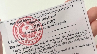 Hà Nội: Phát thẻ đi chợ cho người dân 3 ngày 1 lần