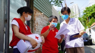 TP HCM: Đến tận nhà tiêm vaccine cho người có công, người lớn tuổi