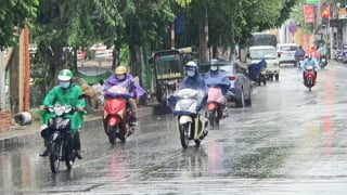 Hà Nội: Cảnh báo mưa dông, khả năng có lốc, sét, mưa đá