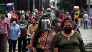 Người trẻ Mexico mắc COVID-19: 'Biến chủng Delta không phải trò đùa'