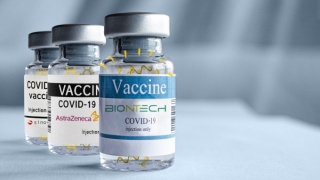 Nên trộn vaccine COVID-19 như thế nào?