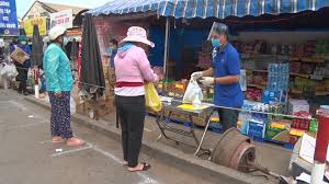 Phú Quốc: Chợ đông đúc ngày đầu nới lỏng giãn cách