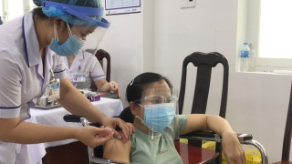 Cần Thơ: Tiêm vaccine phòng COVID-19 cho người khuyết tật