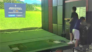 Hà Nội: Phát hiện 25 người nước ngoài tụ tập chơi đánh golf điện tử