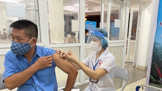 Hà Nội: Quận Ba Đình hoàn thành tiêm vaccine COVID-19 cho người từ 18 tuổi trở lên