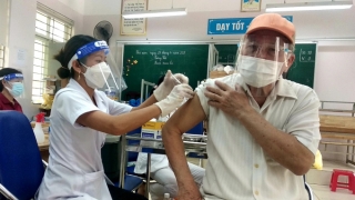 Hà Nội: Triển khai tiêm phòng vaccine COVID-19 cho người nước ngoài