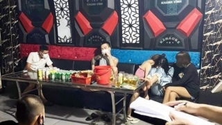 Phú Thọ: Phát hiện quán karaoke đón 12 khách giữa dịch