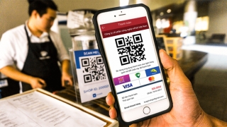 Người dân Hà Nội có thể sử dụng căn cước công dân quét mã QR code khi đến nhà hàng, siêu thị