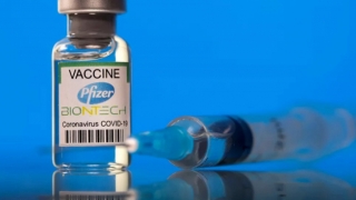 Sở Y tế TP HCM chưa có văn bản chính thức yêu cầu ngừng tiêm vaccine Pfizer lô FK0112