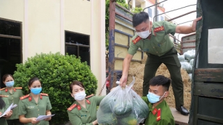 Phụ nữ Công an tỉnh Bắc Ninh bản lĩnh, nhân văn, vì nhân dân phục vụ đẩy lùi dịch COVID-19