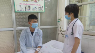 Thông tin 'tiêm vaccine phòng COVID-19 cho trẻ em gây đột quỵ' là sai sự thật