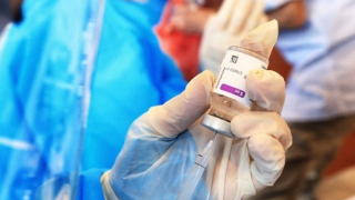 Tiến hành các thủ tục để mua vaccine cho trẻ 5-11 tuổi