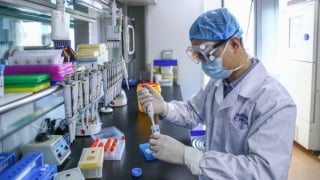 Nhiều nghiên cứu khoa học và công nghệ của các công ty dược được áp dụng trong phòng chống dịch COVID-19