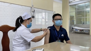 Bộ Y tế yêu cầu tích cực triển khai chiến dịch tiêm chủng vaccine phòng COVID-19 trong dịp Tết Nguyên đán Nhâm Dần