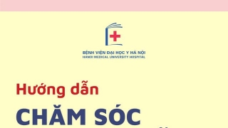 Sổ tay Hướng dẫn chăm sóc trẻ nhiễm COVID-19 tại nhà của Bệnh viện Đại học Y Hà Nội