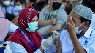 Indonesia: Kéo dài hạn sử dụng vaccine khi 6 triệu liều sắp hết hạn