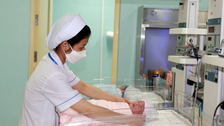 Ngày Quốc tế Hộ sinh 5/5: Những nữ hộ sinh vượt qua mọi áp lực để gắn bó với nghề