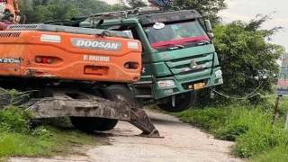 Hà Nội: Chủ tịch huyện Đông Anh trực tiếp bắt xe Howo đổ trộm chất thải