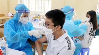 Triển khai tiêm vaccine phòng COVID-19 mũi 3 cho trẻ từ 12-17 tuổi